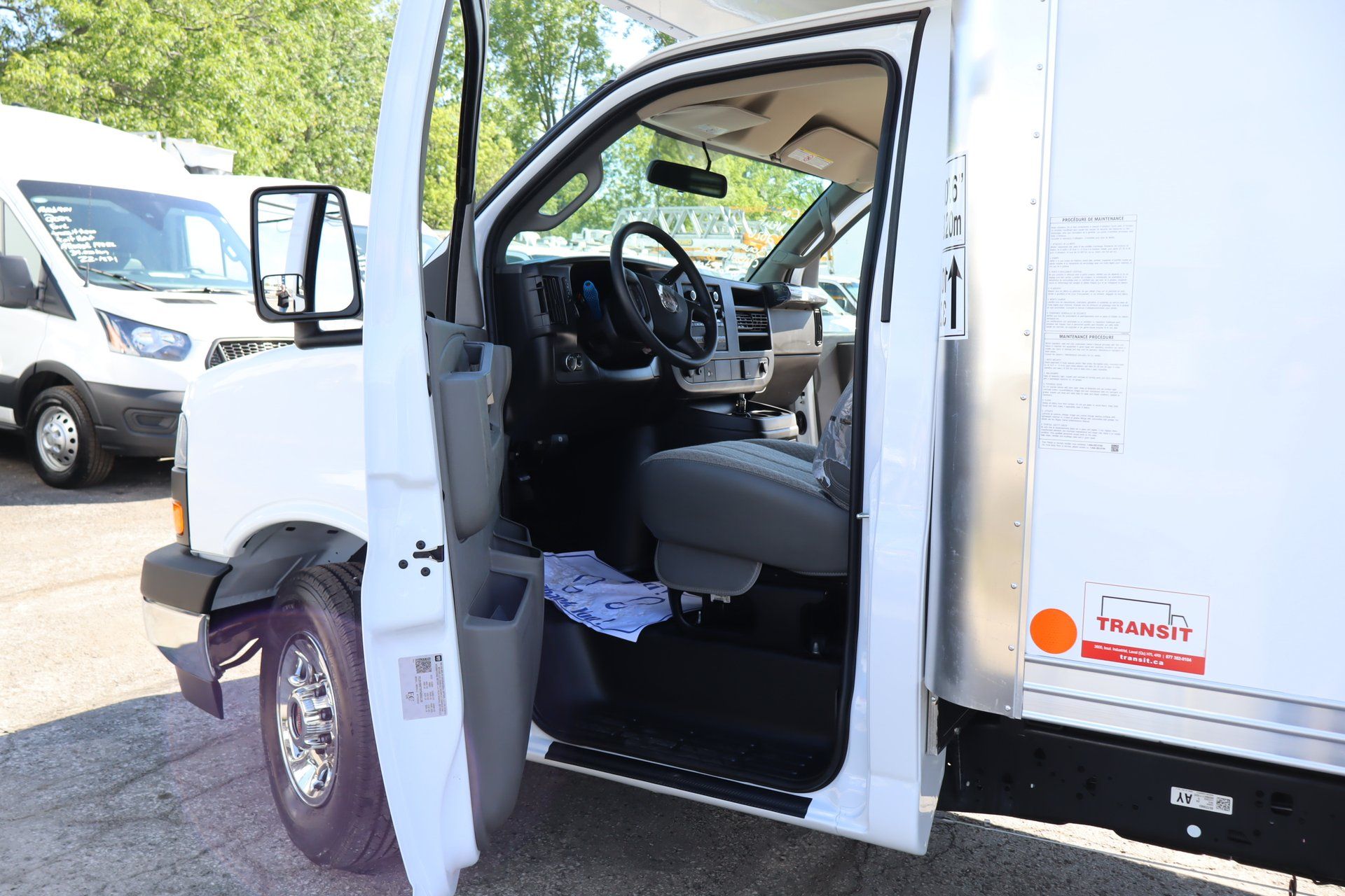 GMC Savana 2026 - Image 14 