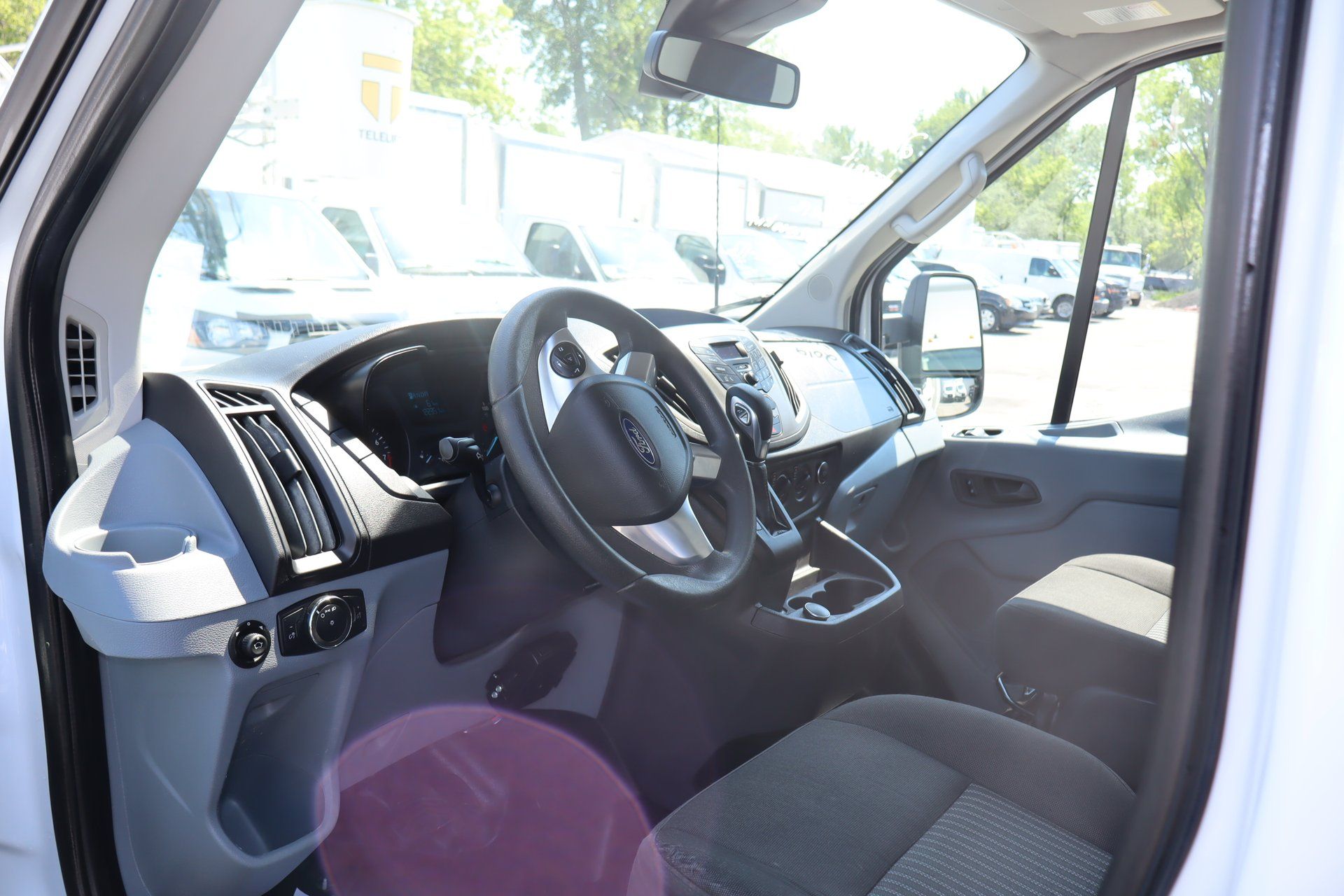 Ford Transit 2019 - Image 17