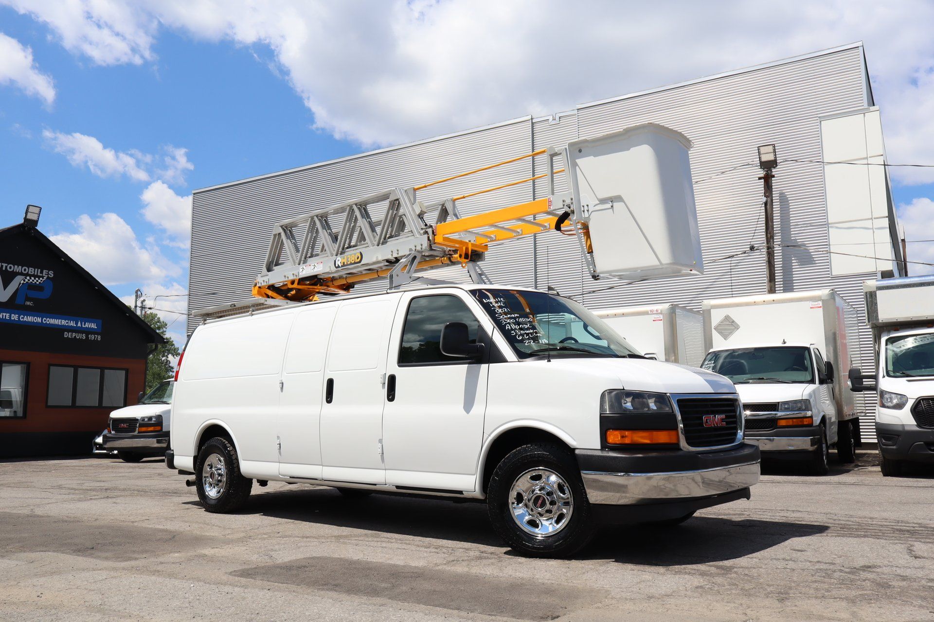 GMC Savana 2021 - Image 8