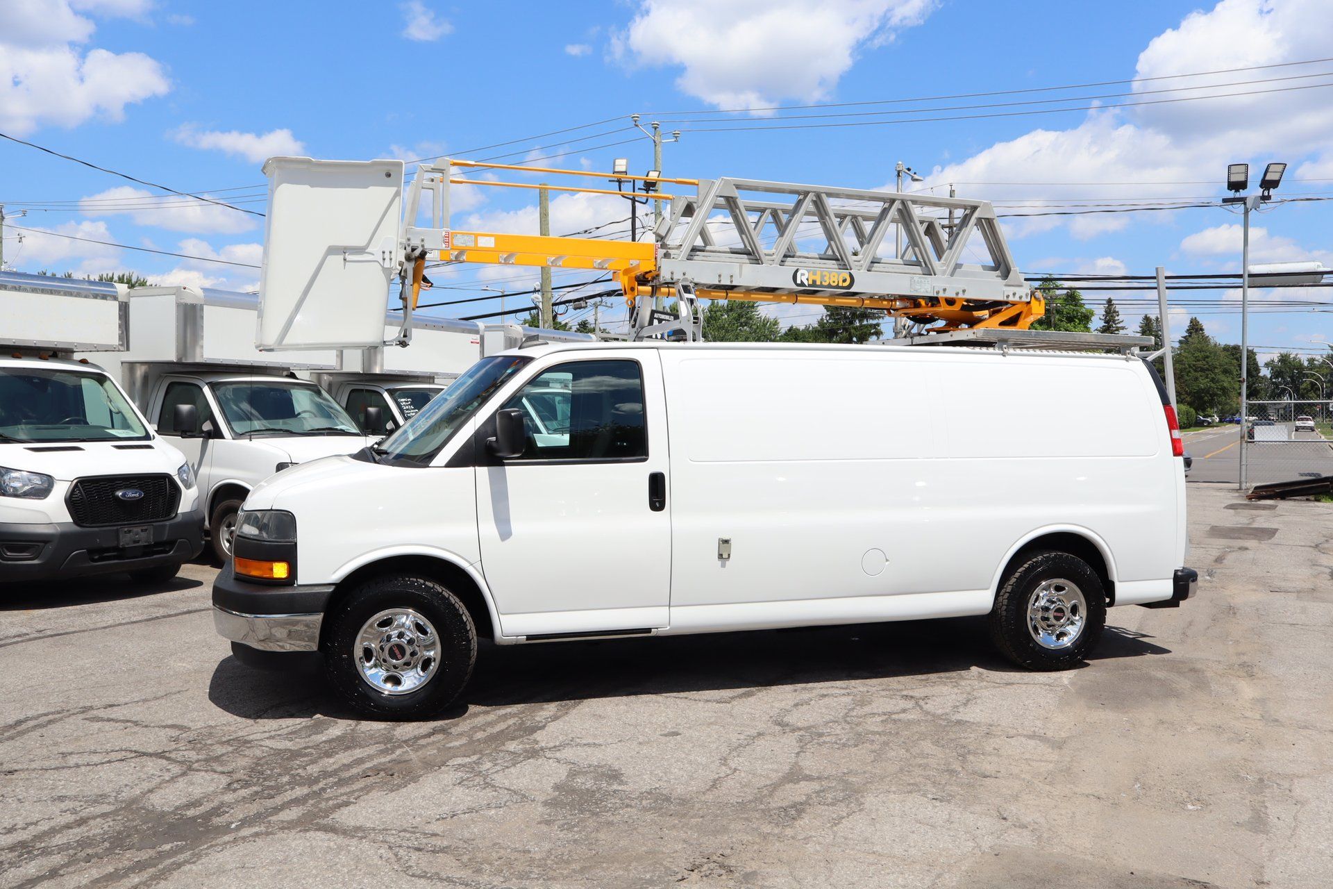 GMC Savana 2021 - Image 4
