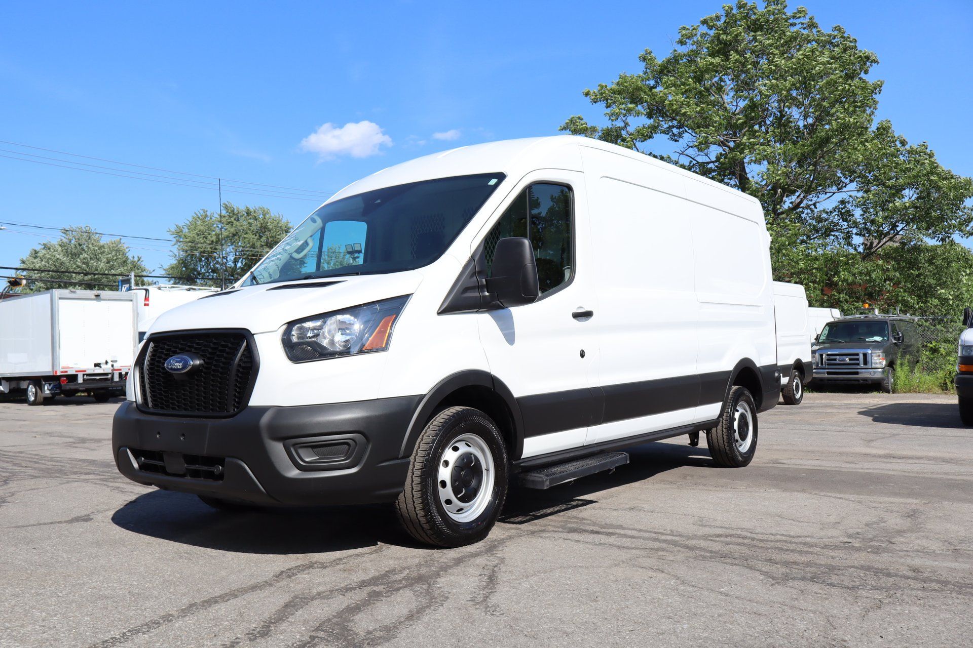 Ford Transit Cargo Van 2024 - Image 3