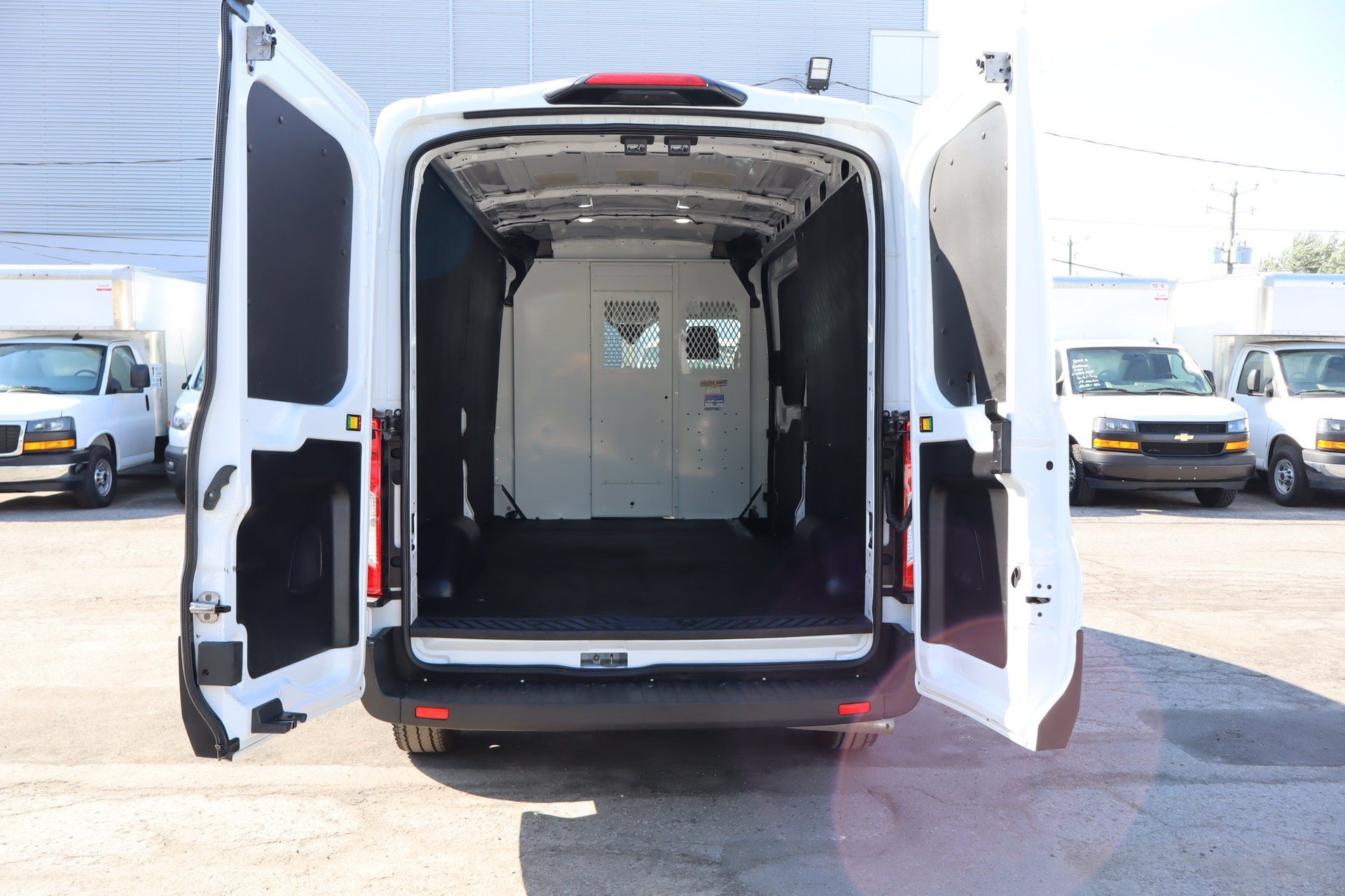 Ford Transit Cargo Van 2024 - Image 20