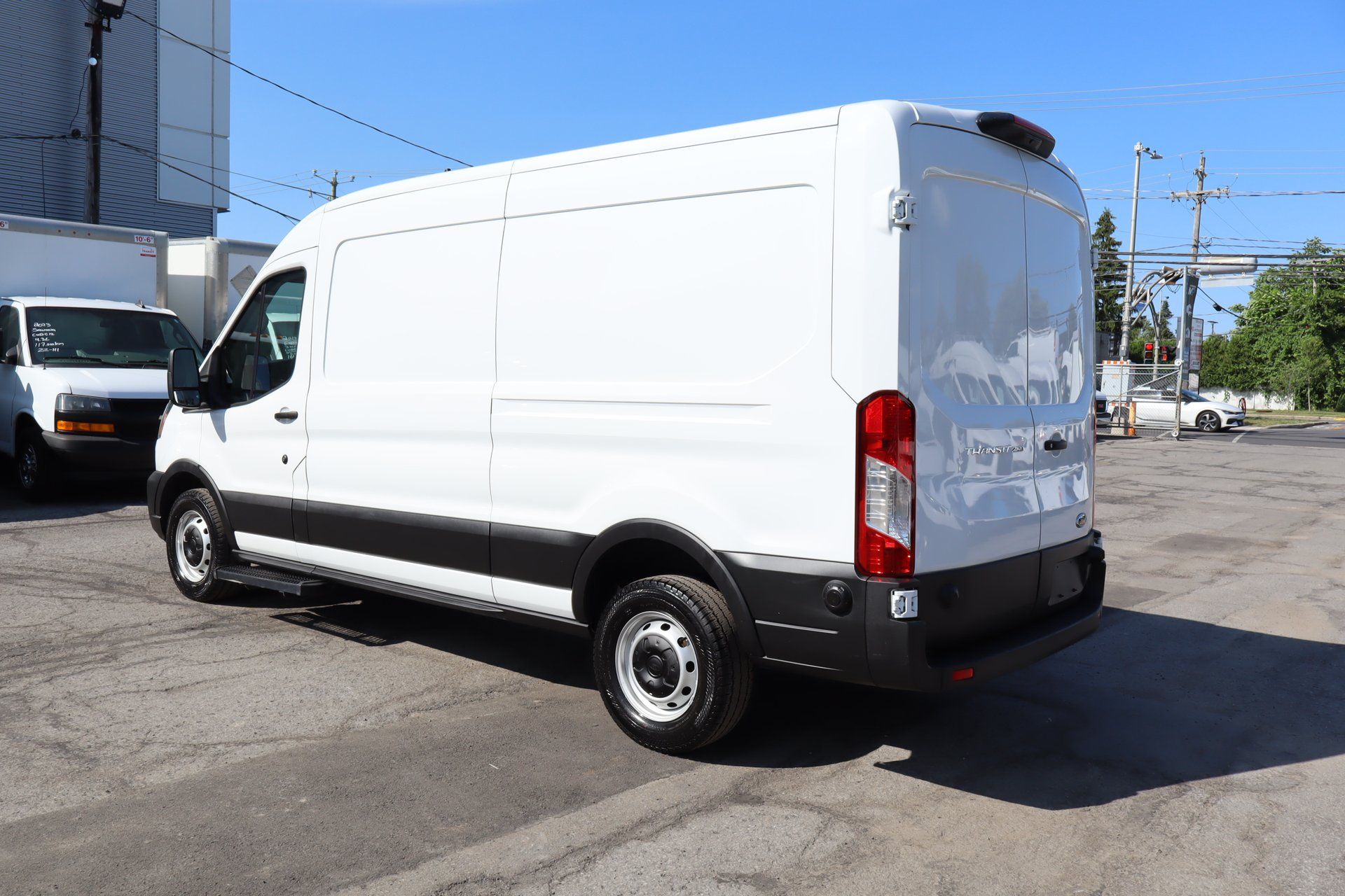 Ford Transit Cargo Van 2024 - Image 5