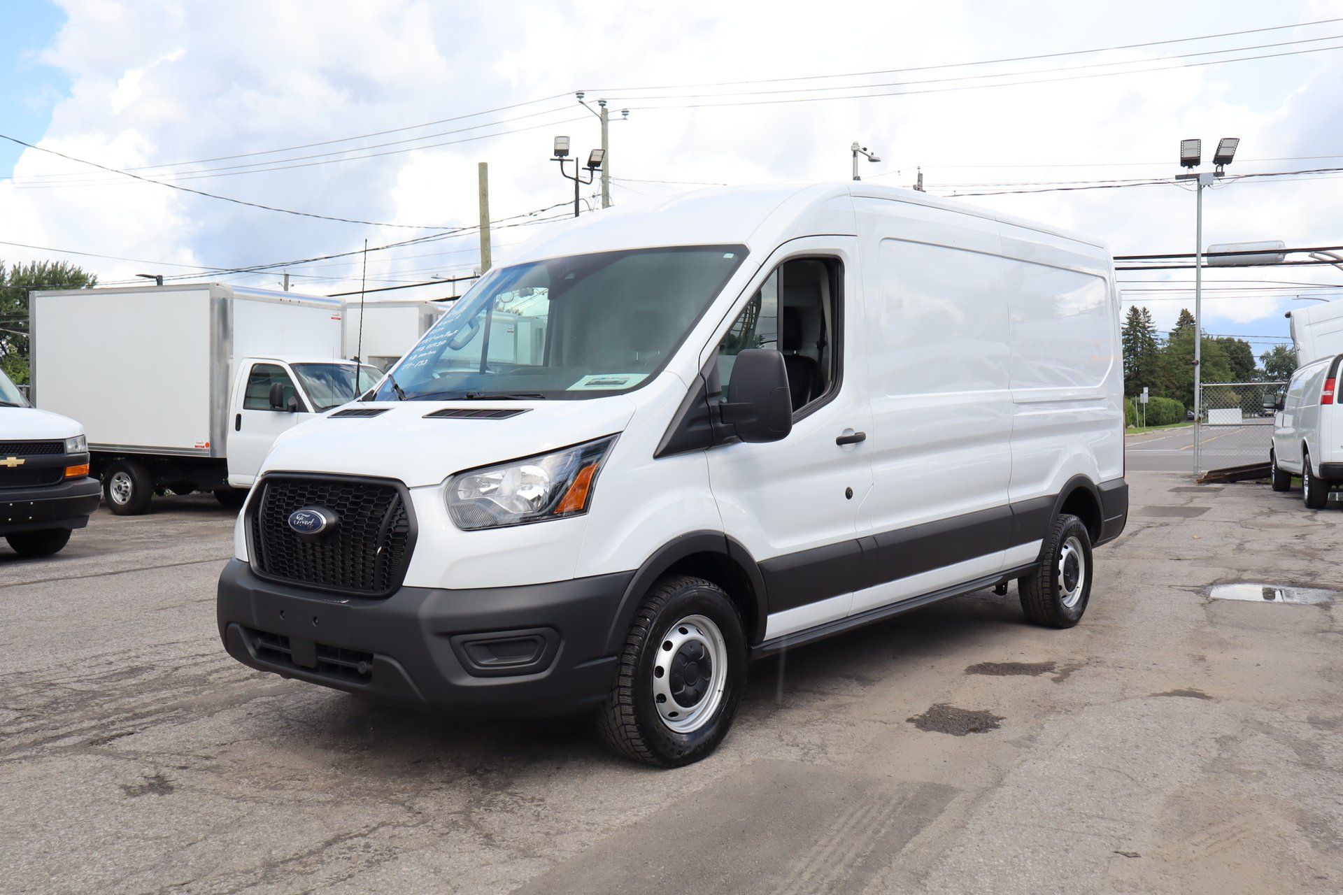 Ford Transit 2023 - Image 4