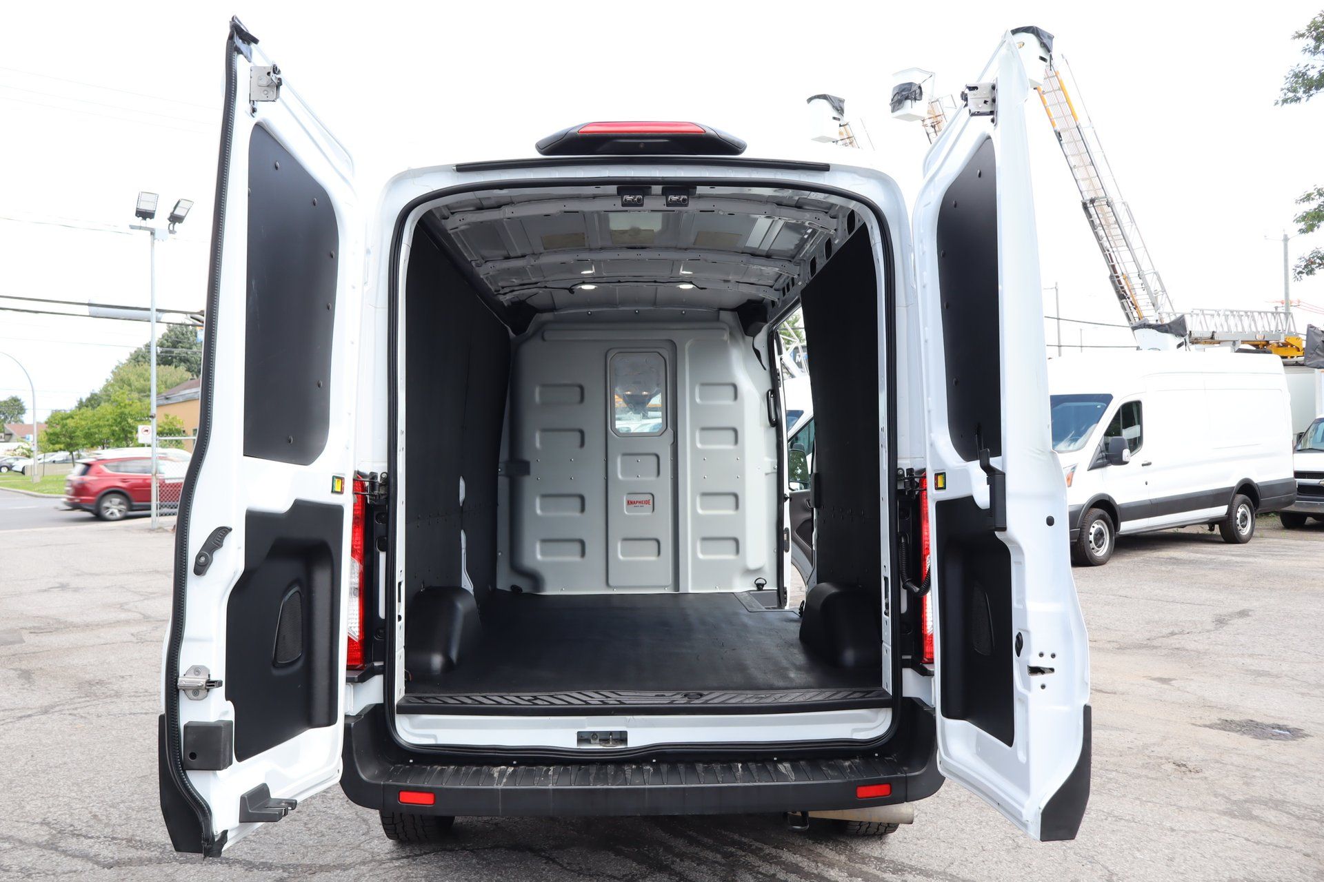Ford Transit 2023 - Image 10