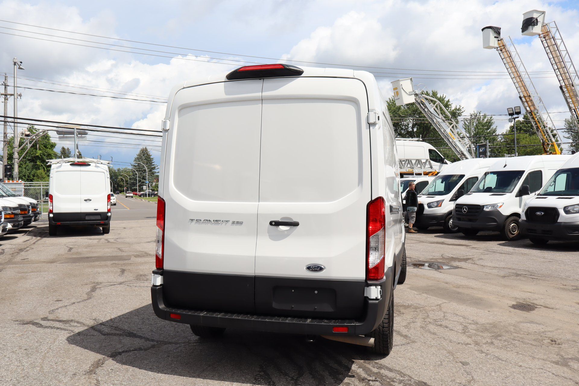 Ford Transit 2023 - Image 9
