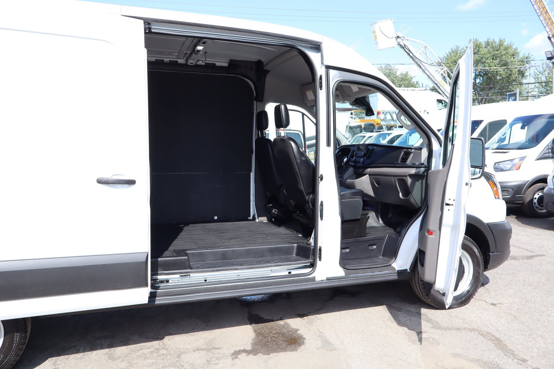 Ford Transit 2024 - Image 11 