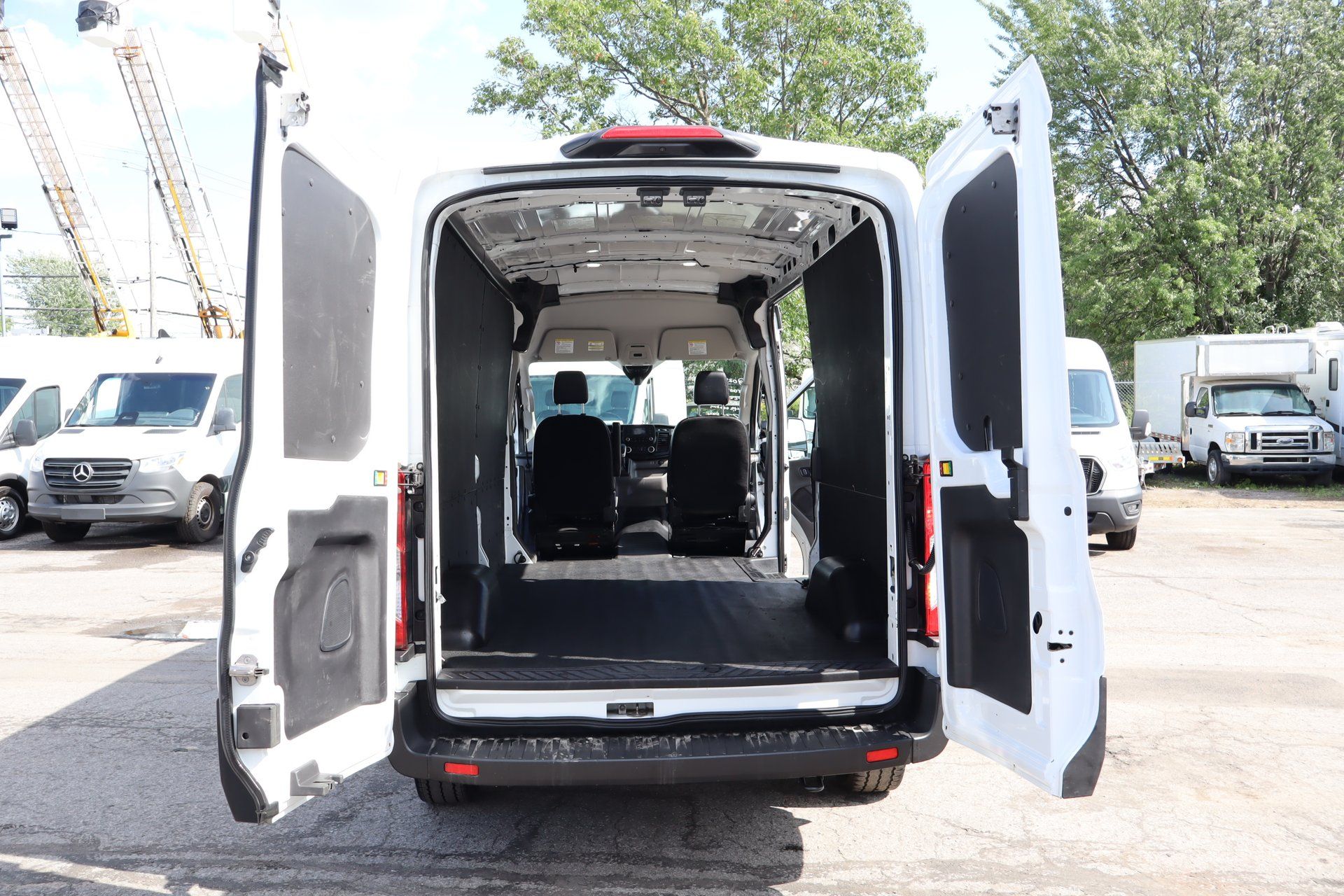 Ford Transit 2024 - Image 13 