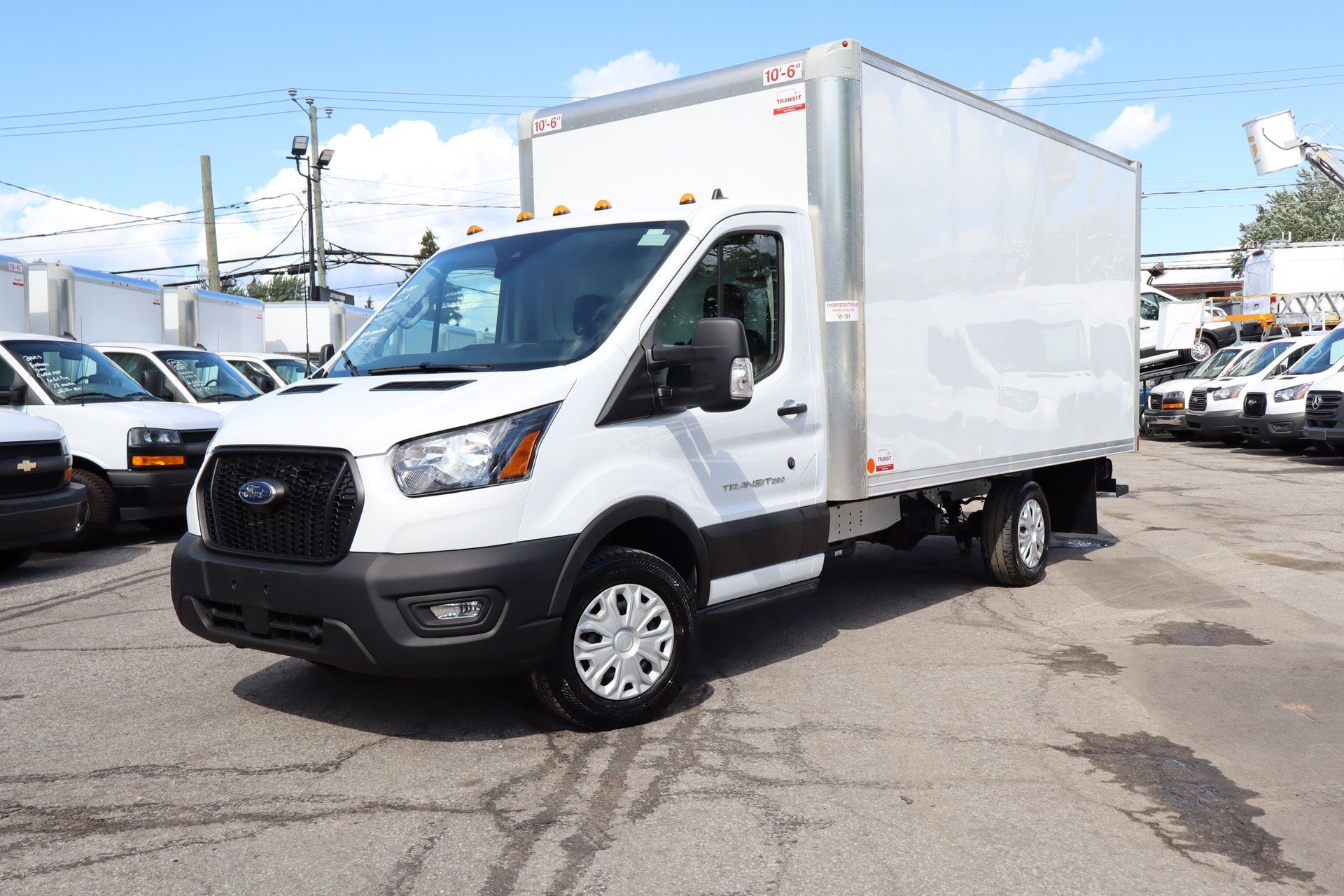 Ford Transit 2024 - Image 2