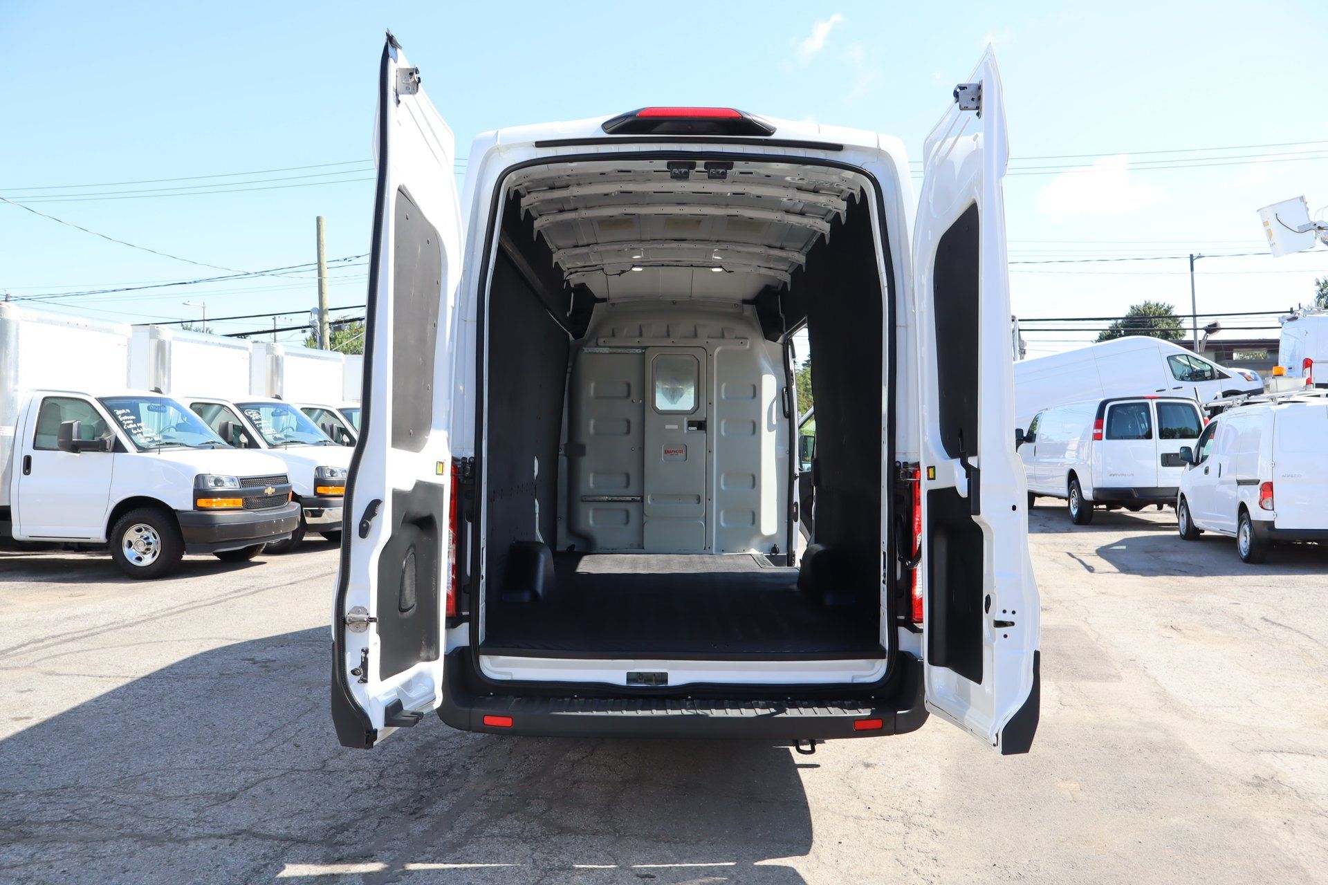 Ford Transit 2023 - Image 11