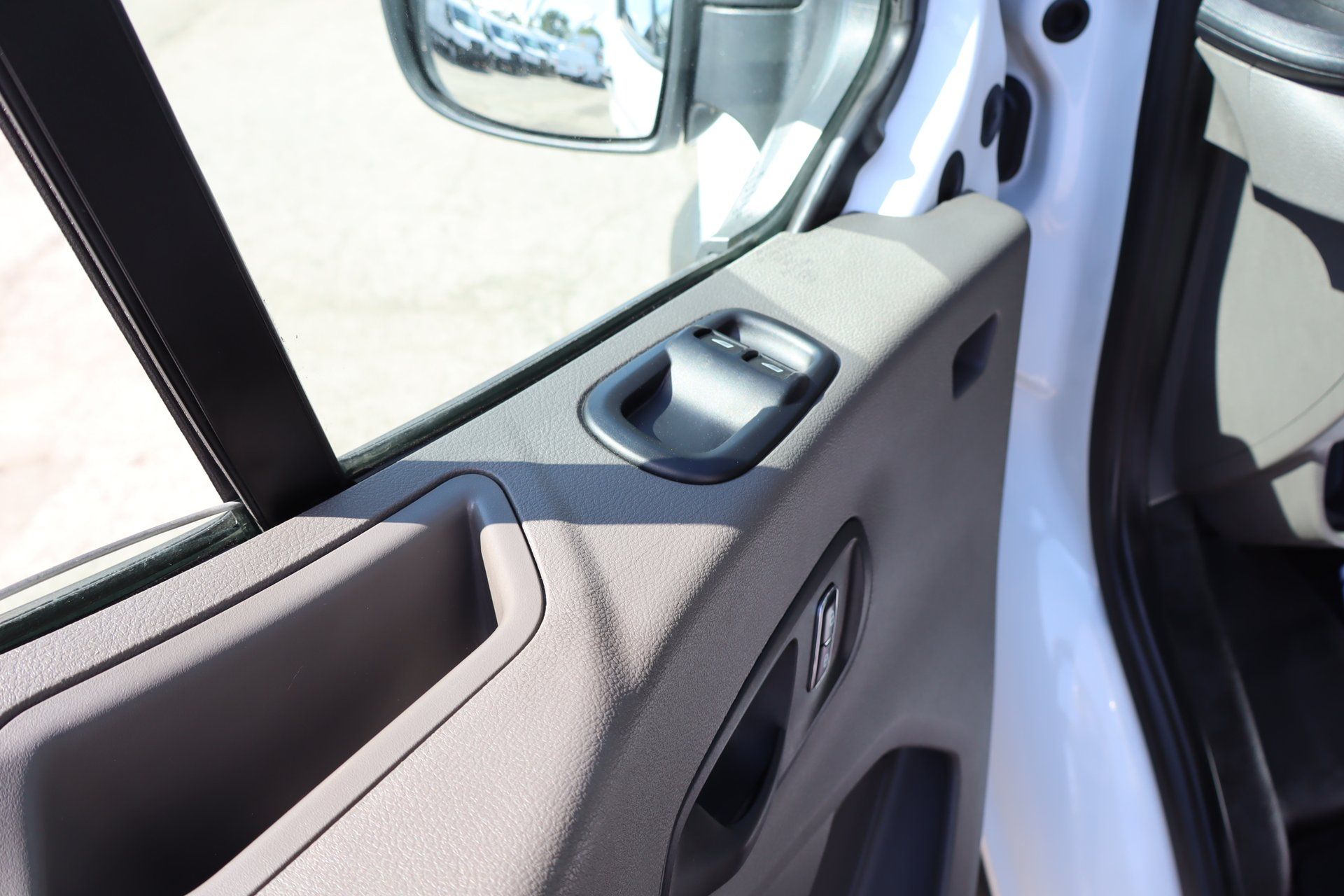 Ford Transit 2023 - Image 16