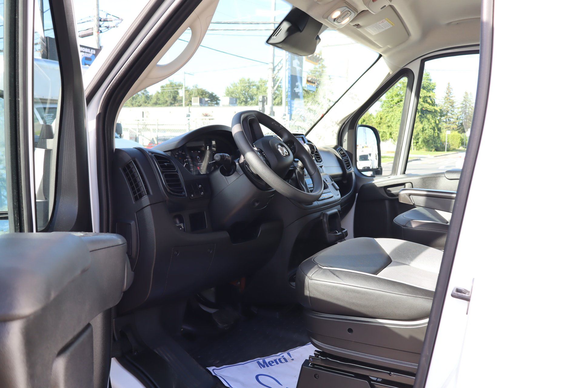 Ram ProMaster Cargo Van 2025 - Image 12 
