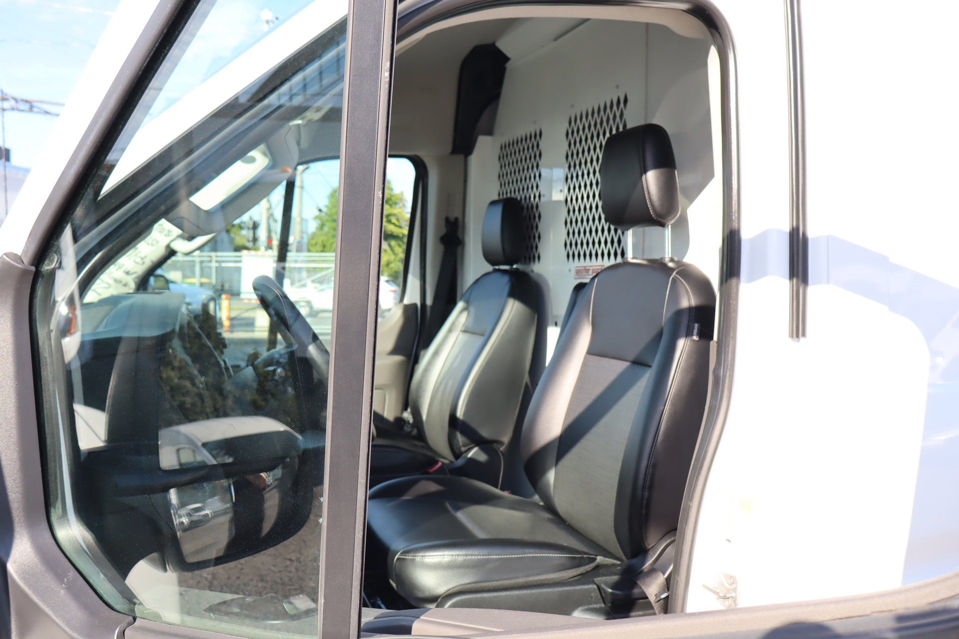 Ford Transit 2024 - Image 19 