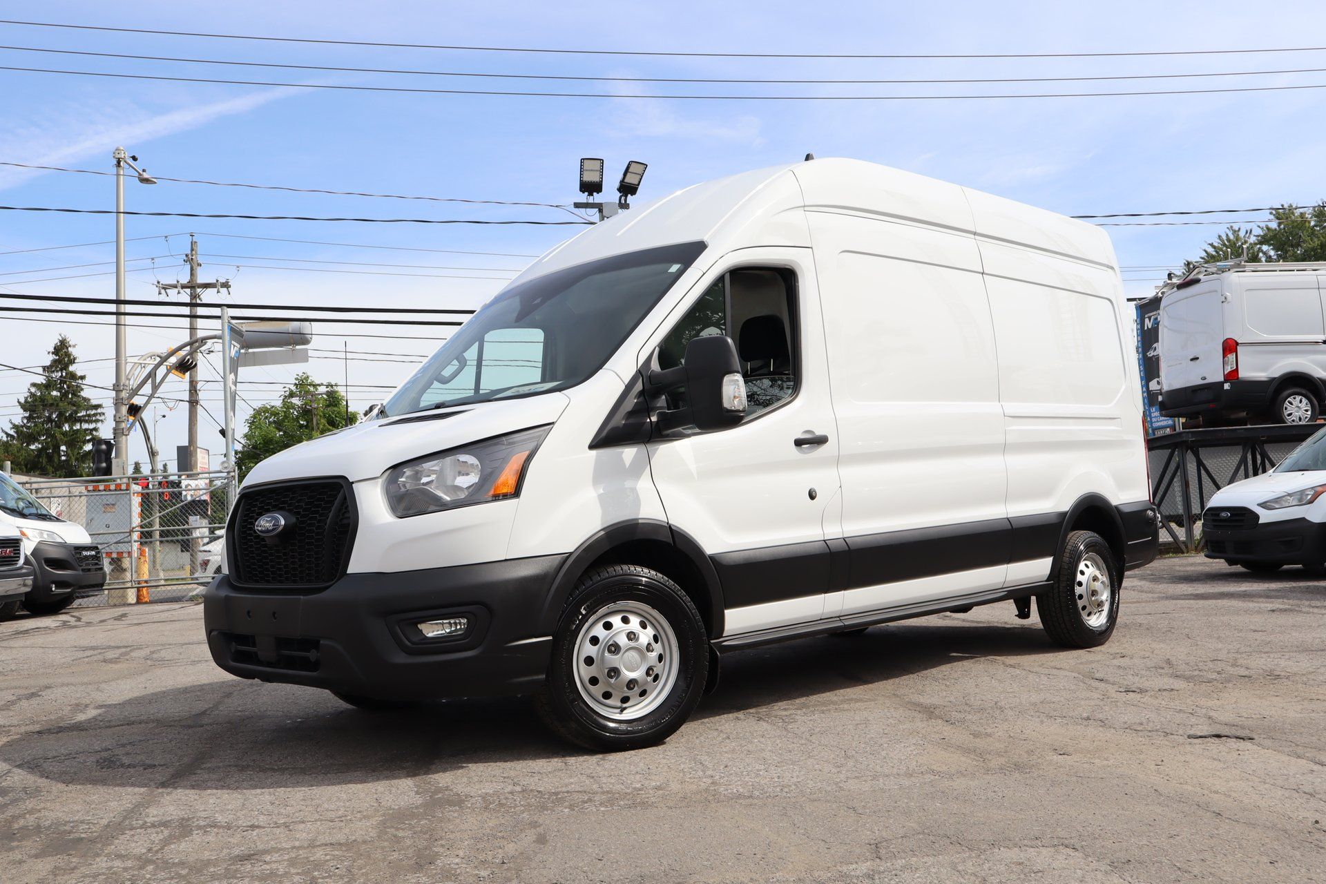 Ford Transit 2023 - Image 2 