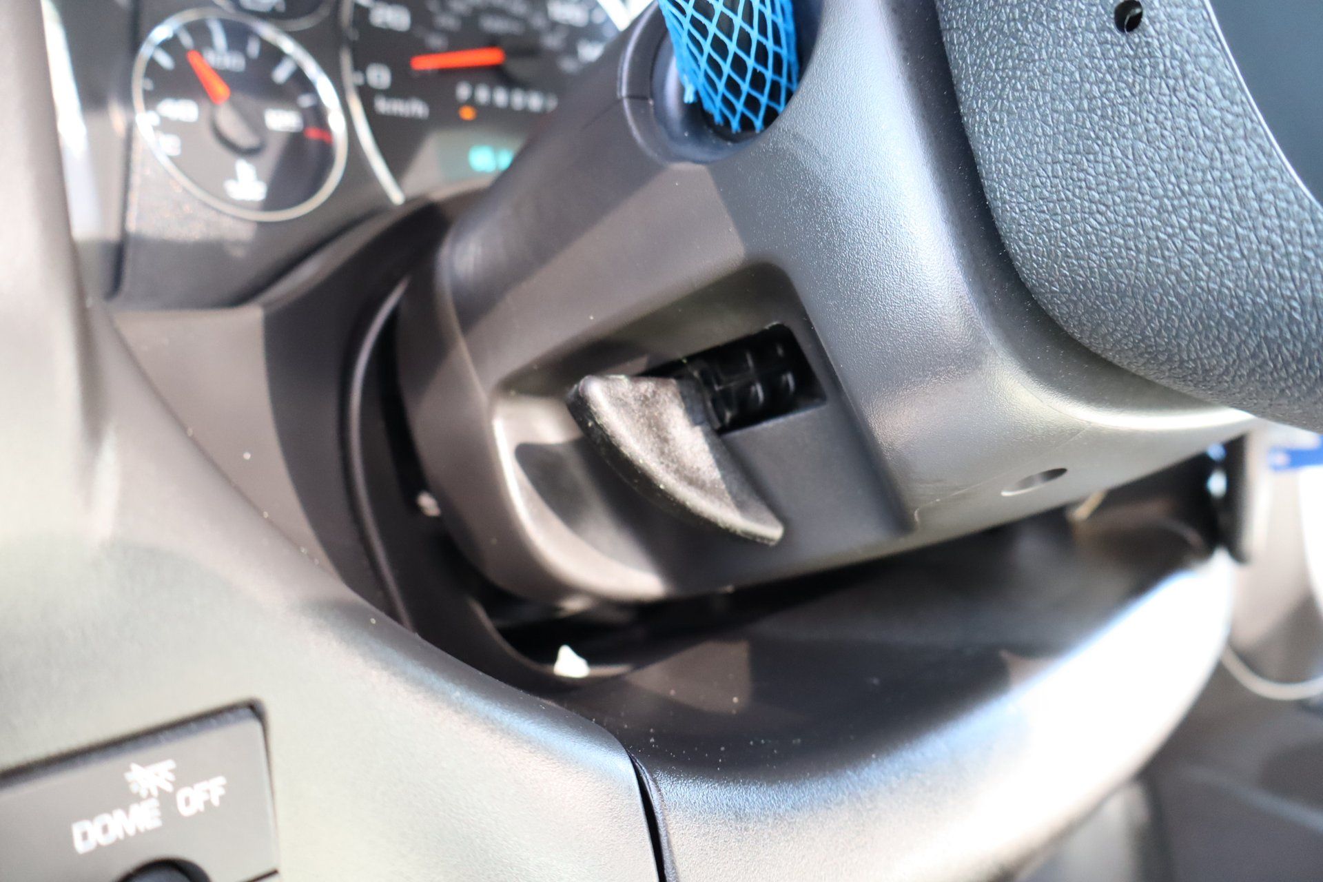 Chevrolet Express 2025 - Image 18 