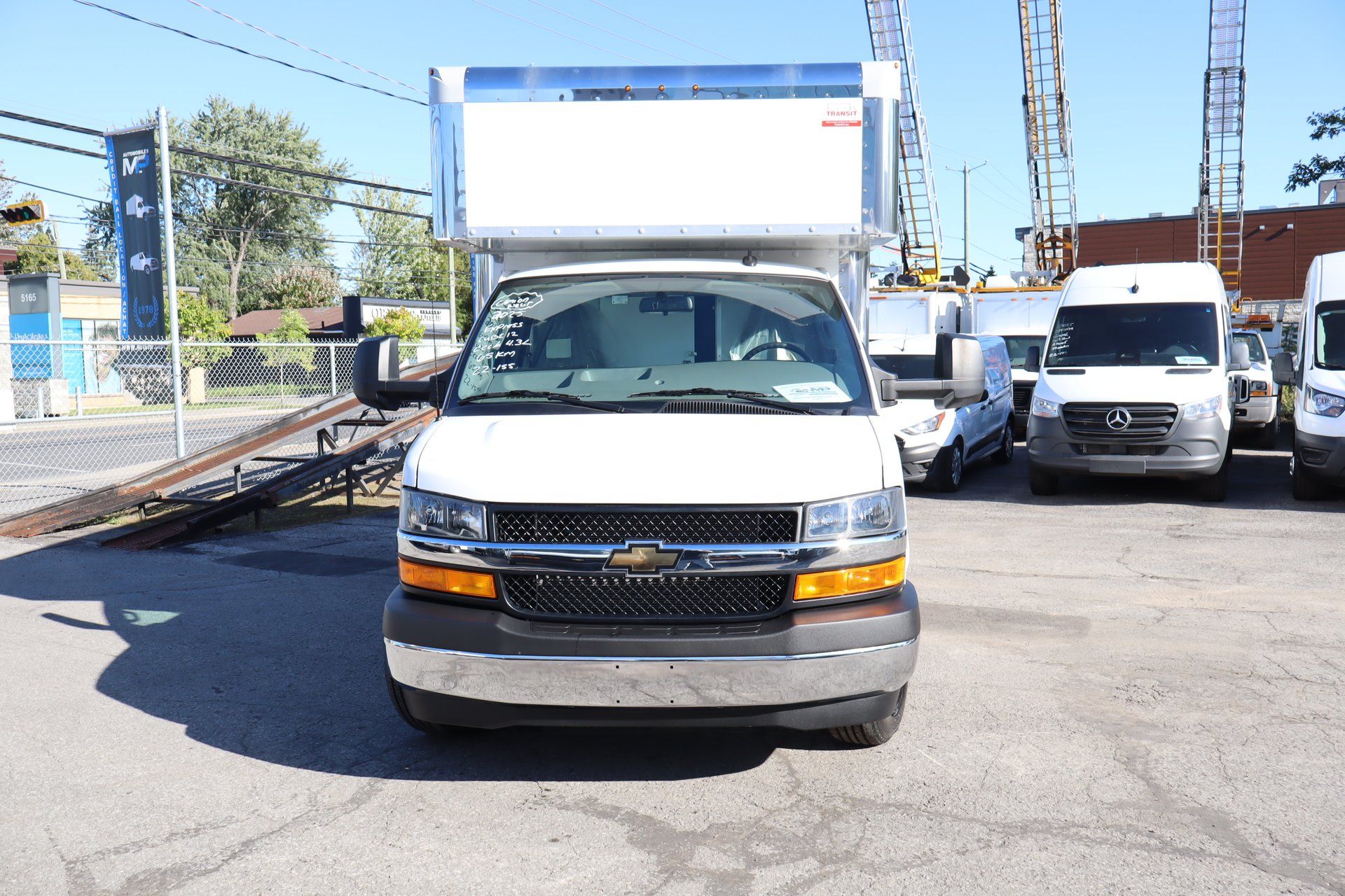 Chevrolet Express 2025 - Image 8 