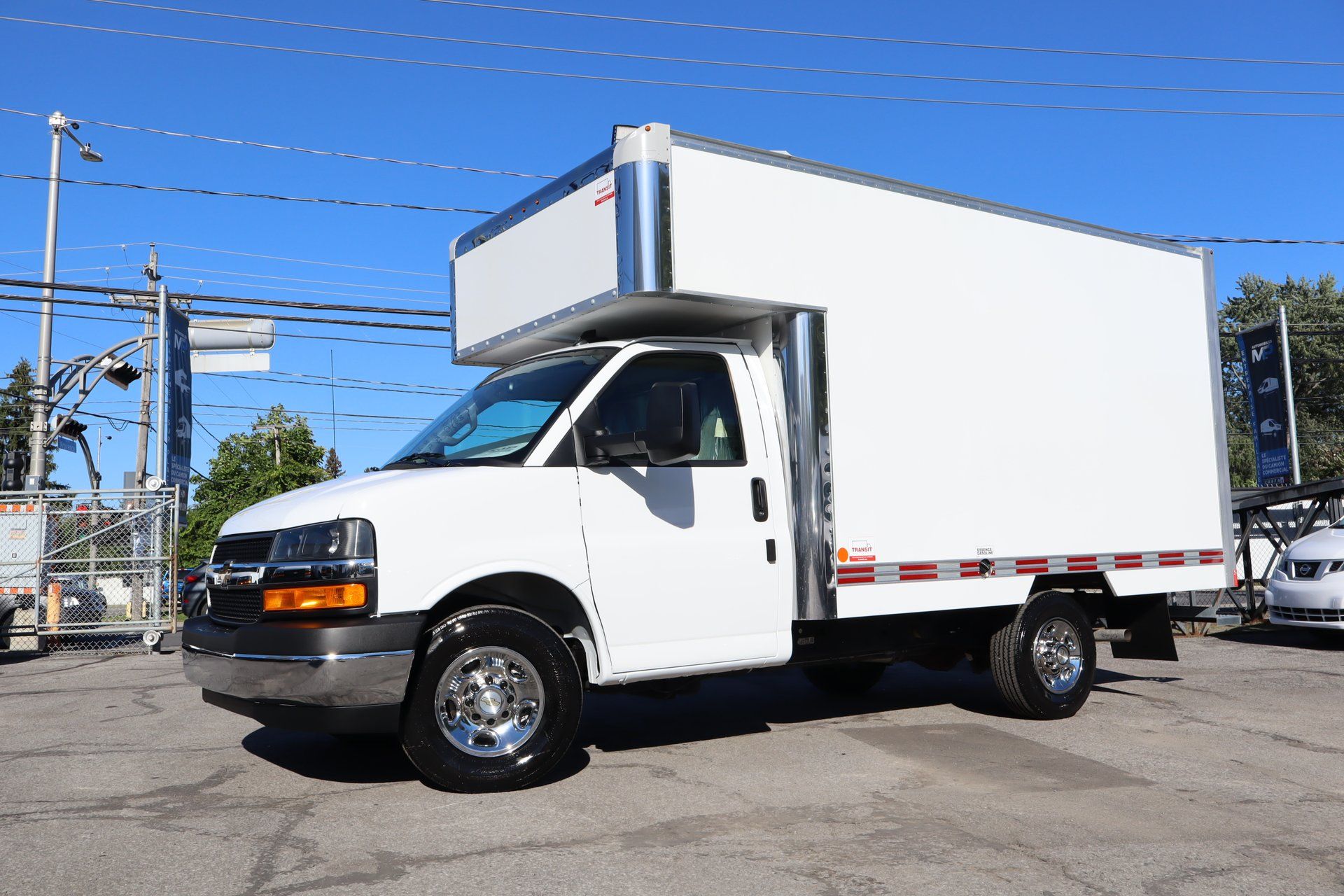 Chevrolet Express 2025 - Image 5 