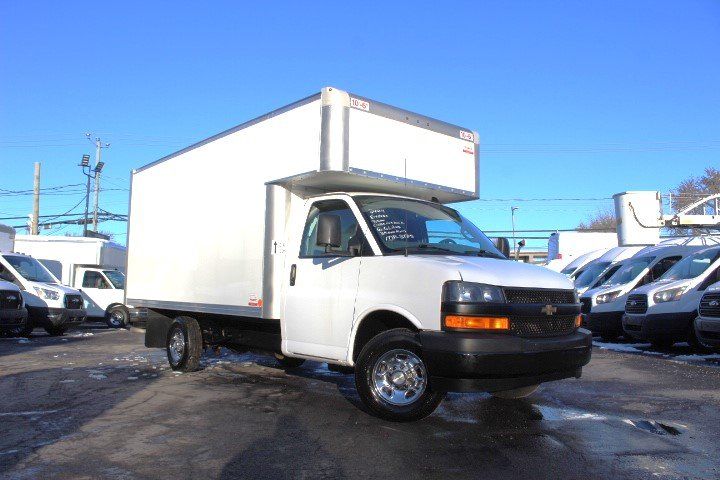 Chevrolet Express Cutaway 2024 - Image 4