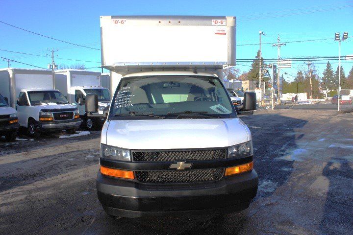 Chevrolet Express Cutaway 2024 - Image 5