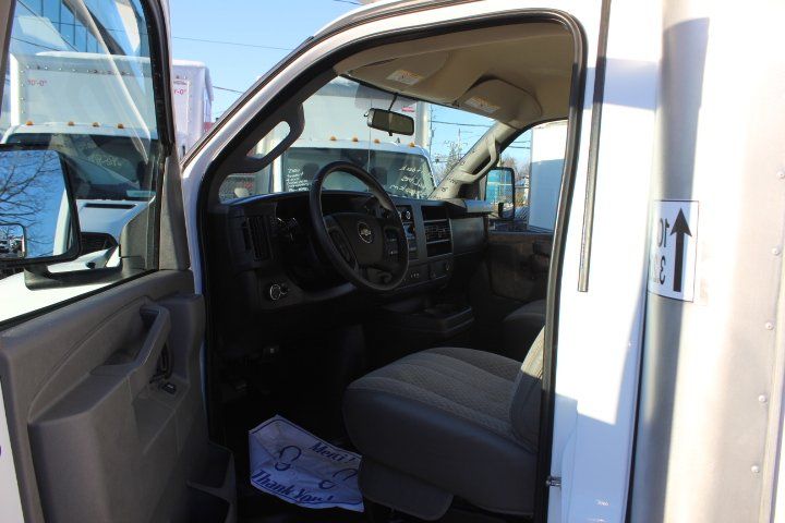 Chevrolet Express Cutaway 2024 - Image 12
