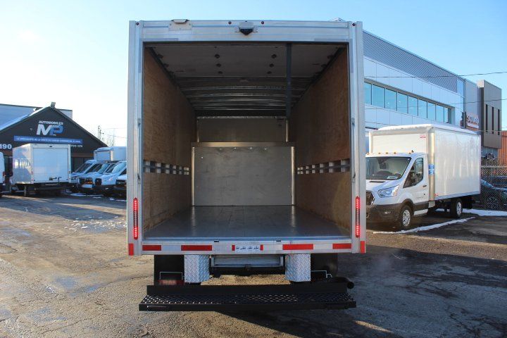 Chevrolet Express Cutaway 2024 - Image 14