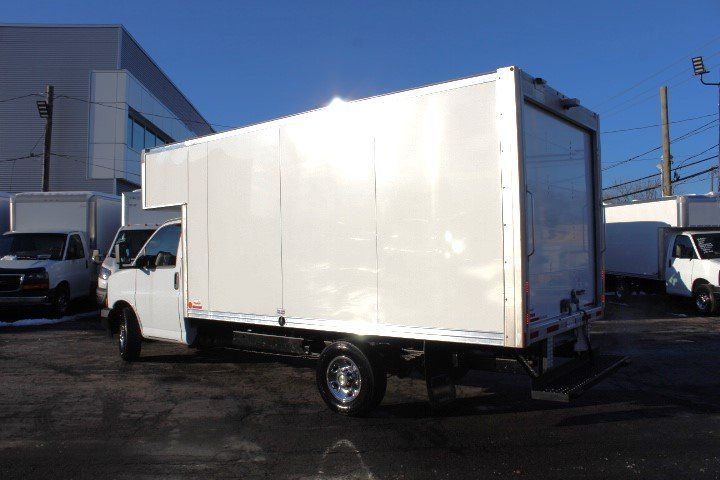 Chevrolet Express Cutaway 2024 - Image 19