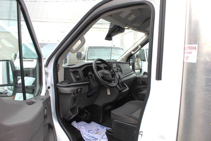 Ford Transit Cargo Van 2023 - Image 10