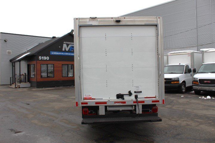 Ford Transit Cargo Van 2023 - Image 15