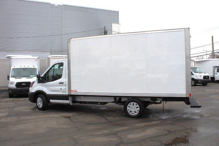 Ford Transit Cargo Van 2023 - Image 17