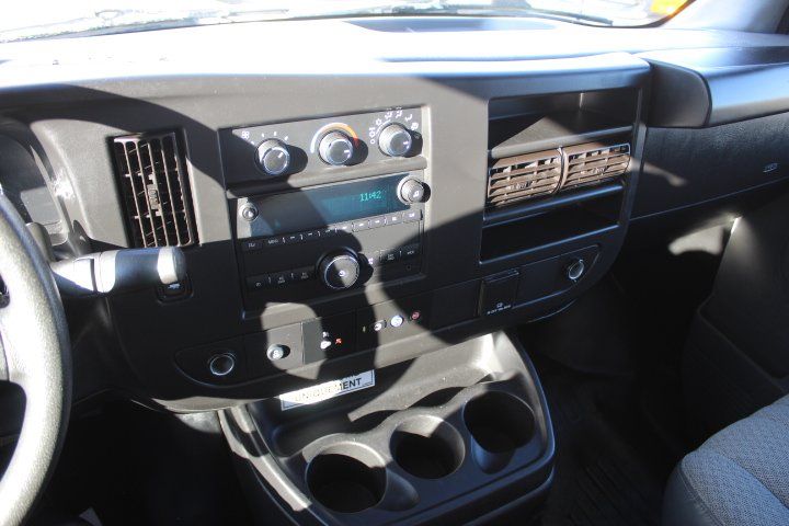 Chevrolet Express Cutaway 2022 - Image 8