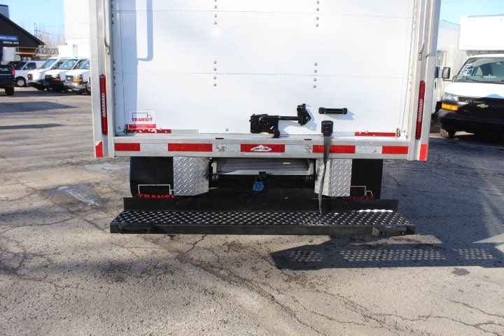 Chevrolet Express Cutaway 2022 - Image 18