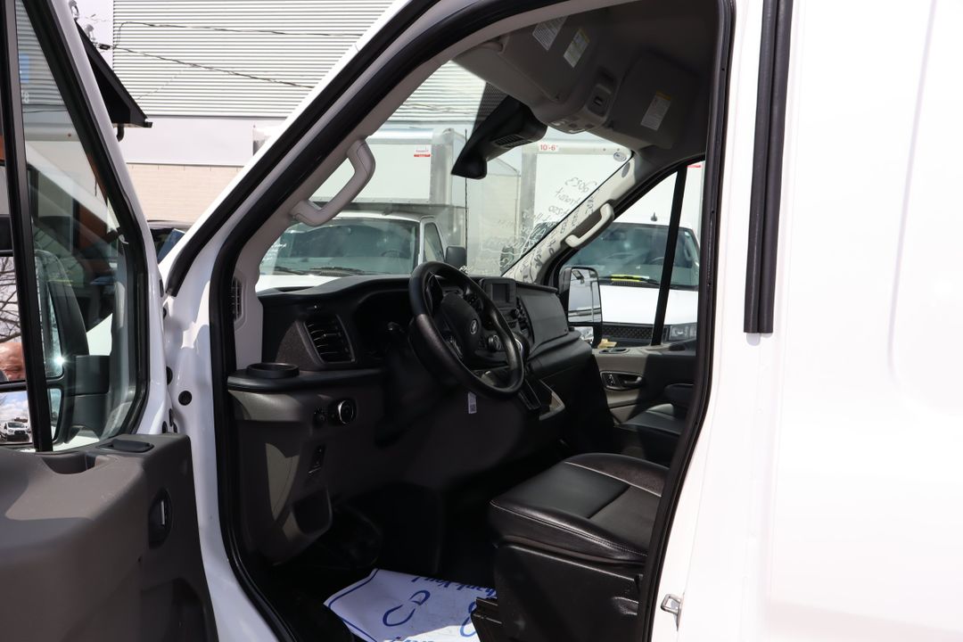 Ford Transit Cargo Van 2023 - Image 12