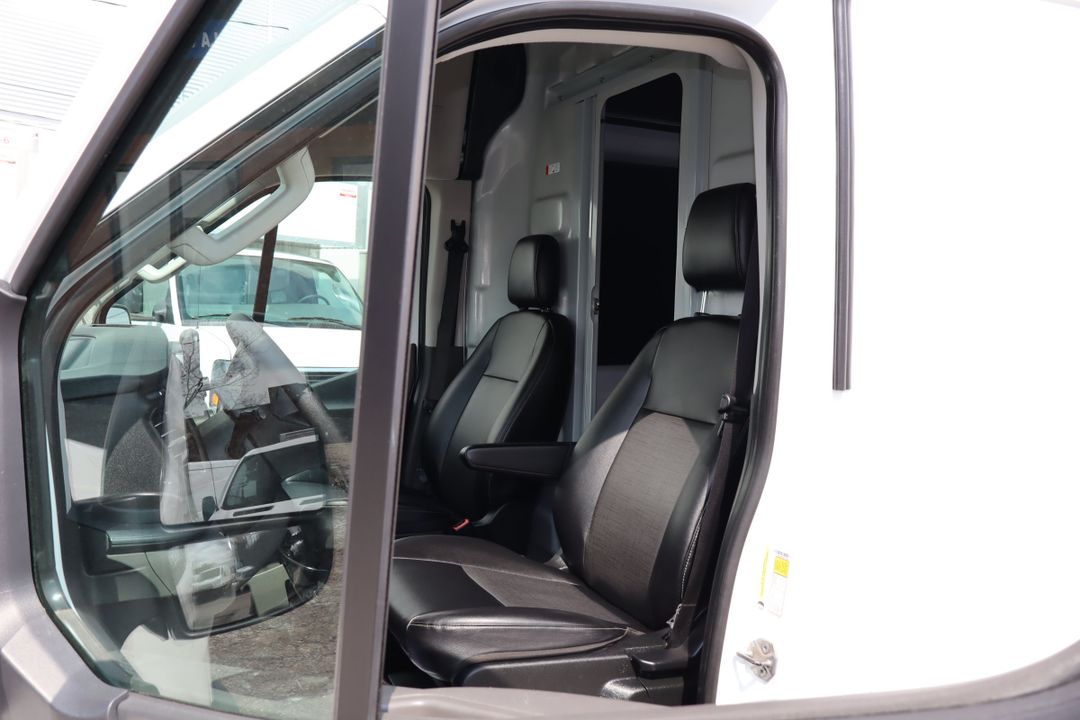 Ford Transit Cargo Van 2023 - Image 13