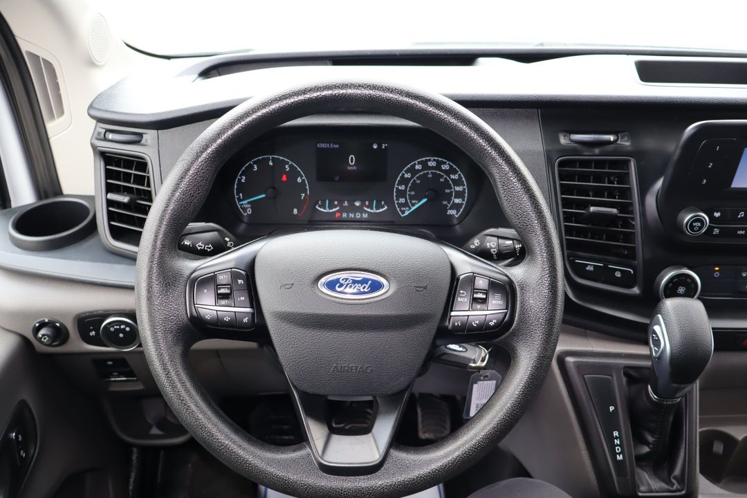 Ford Transit Cargo Van 2023 - Image 17