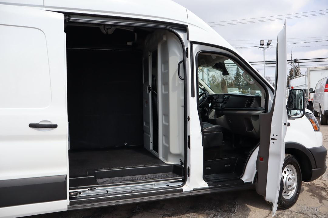 Ford Transit Cargo Van 2023 - Image 10