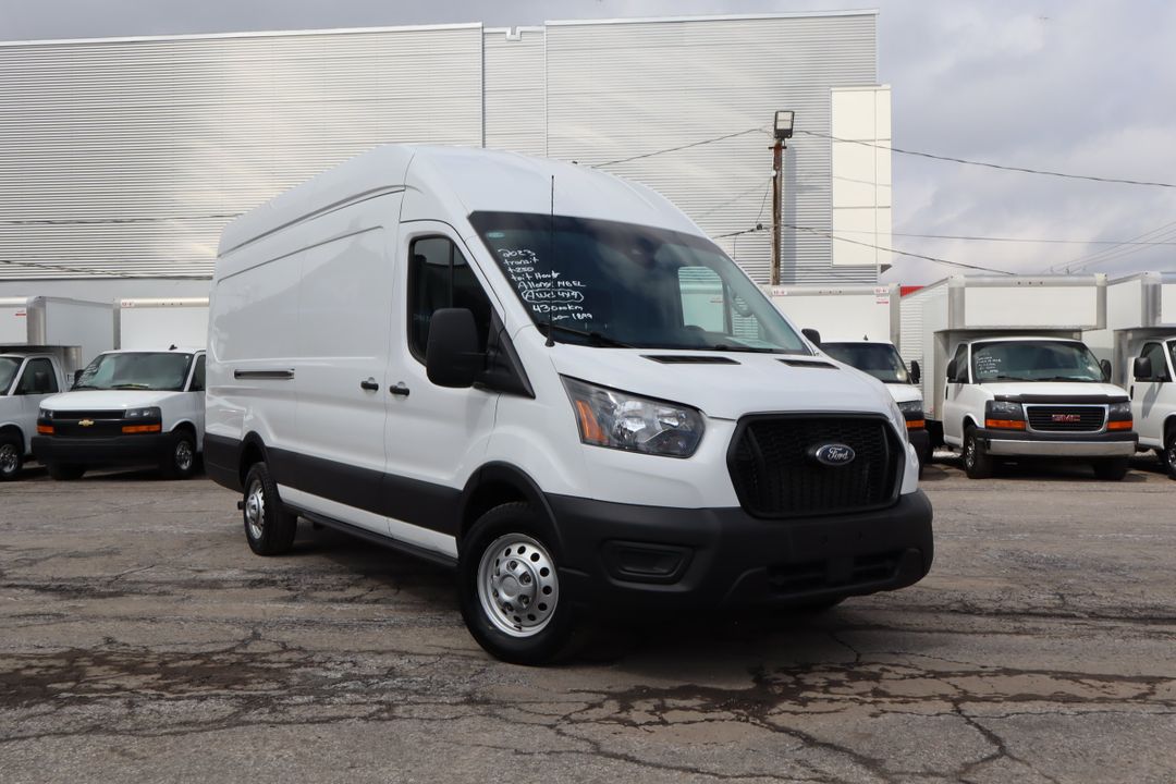 Ford Transit Cargo Van 2023 - Image 5