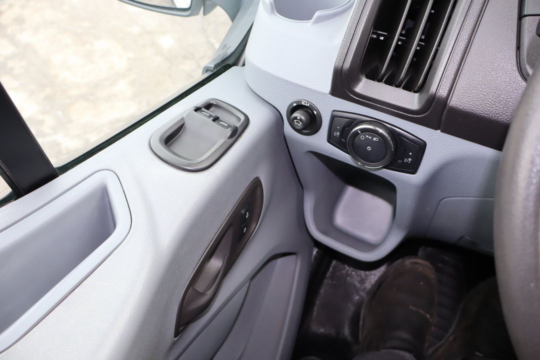 Ford Transit Cargo Van 2018 - Image 16