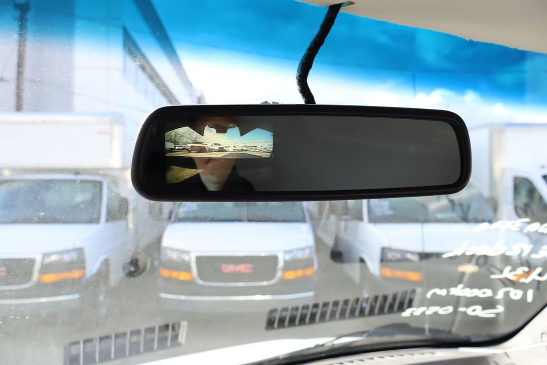 GMC Savana 2019 - Image 17