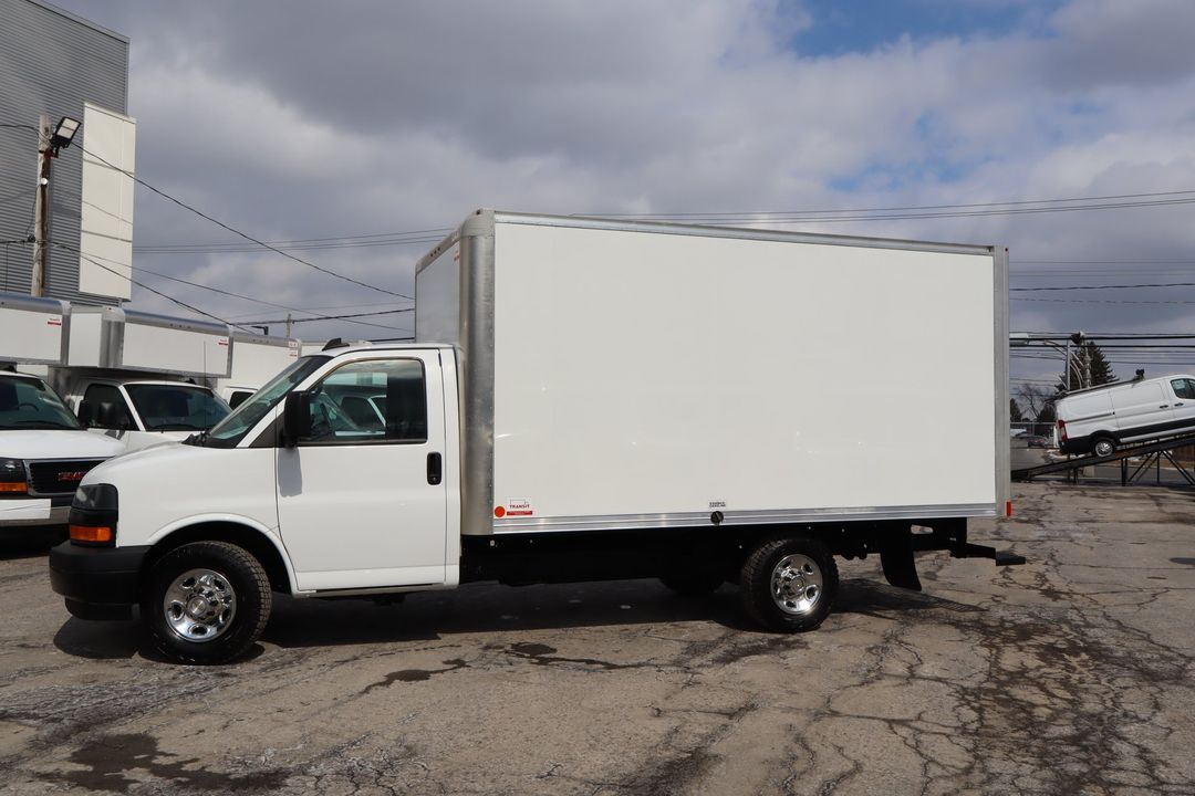 Chevrolet Express 2024 - Image 7