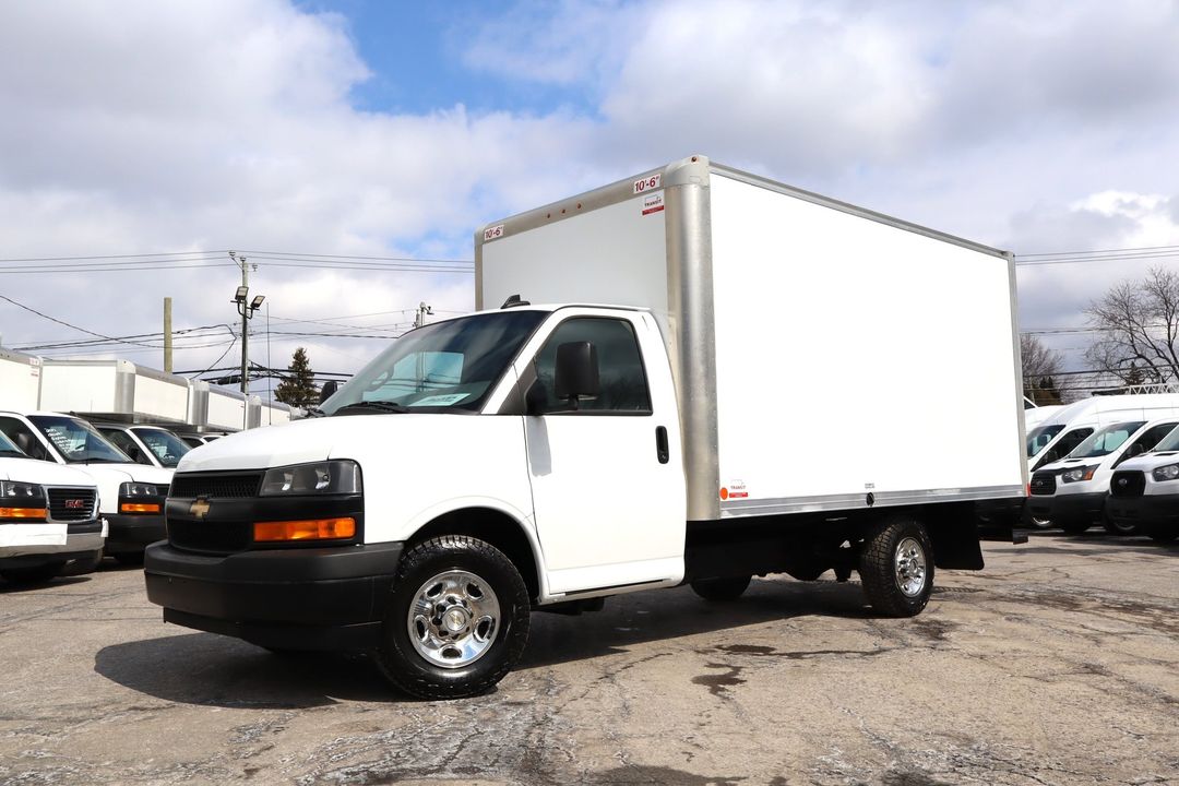 Chevrolet Express 2024 - Image 8