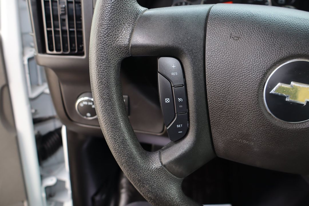 Chevrolet Express 2024 - Image 12