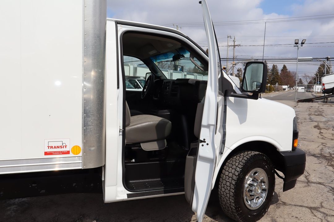 Chevrolet Express 2024 - Image 14