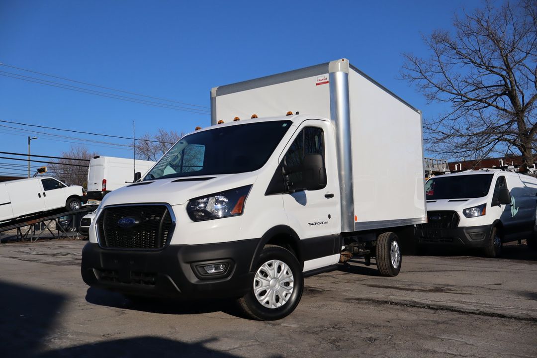 Ford Transit Cargo Van 2023 - Image 5