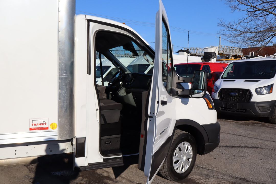 Ford Transit Cargo Van 2023 - Image 9