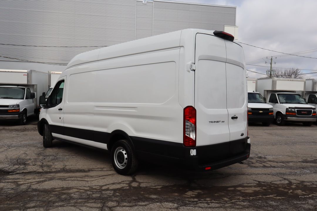 Ford Transit Cargo Van 2022 - Image 6