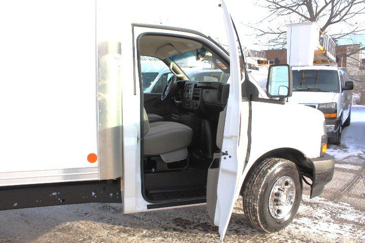 Chevrolet Express Cutaway 2022 - Image 2