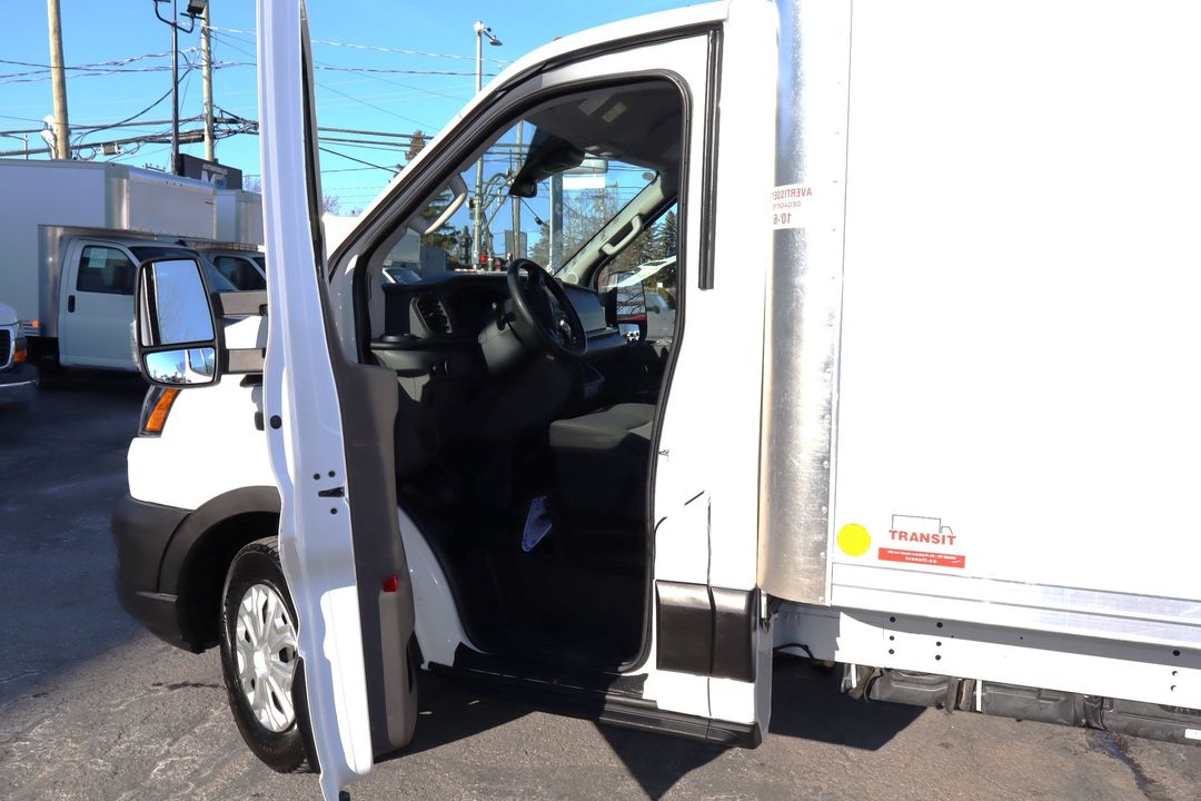 Ford Transit Cargo Van 2024 - Image 15