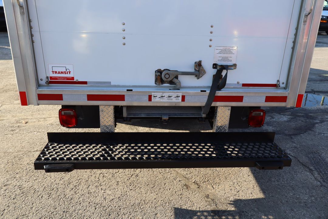 Ford Transit Cargo Van 2024 - Image 19
