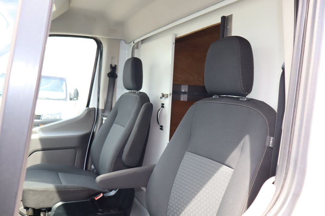 Ford Transit Cargo Van 2021 - Image 6