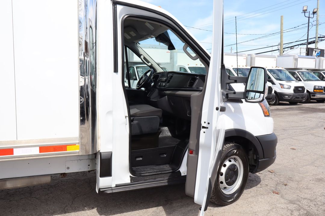 Ford Transit Cargo Van 2021 - Image 17